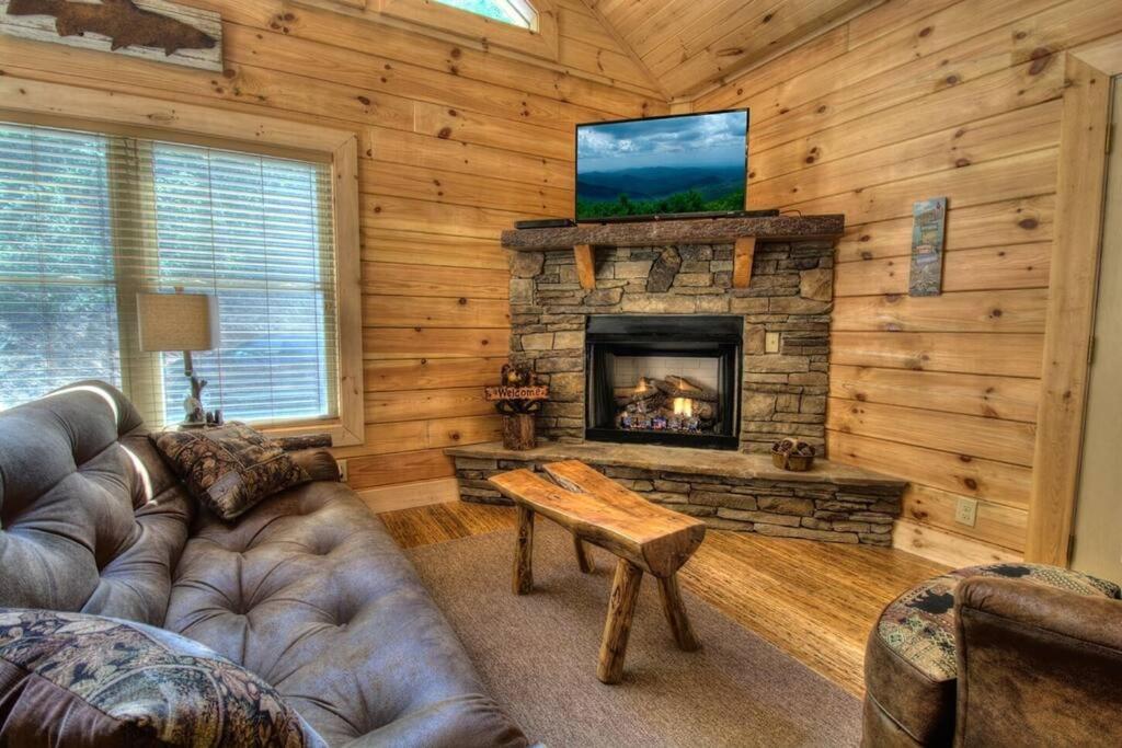 Honeymoon Getaway In Woods Near Noc And Smoky Mtn Rr Villa Bryson City Exterior foto